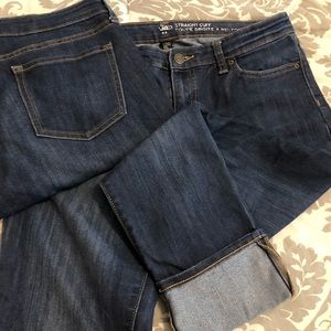 Gap outlet straight cuff